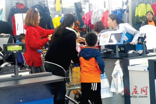 户外用品成消费热点，运动装与健身器材销售火热